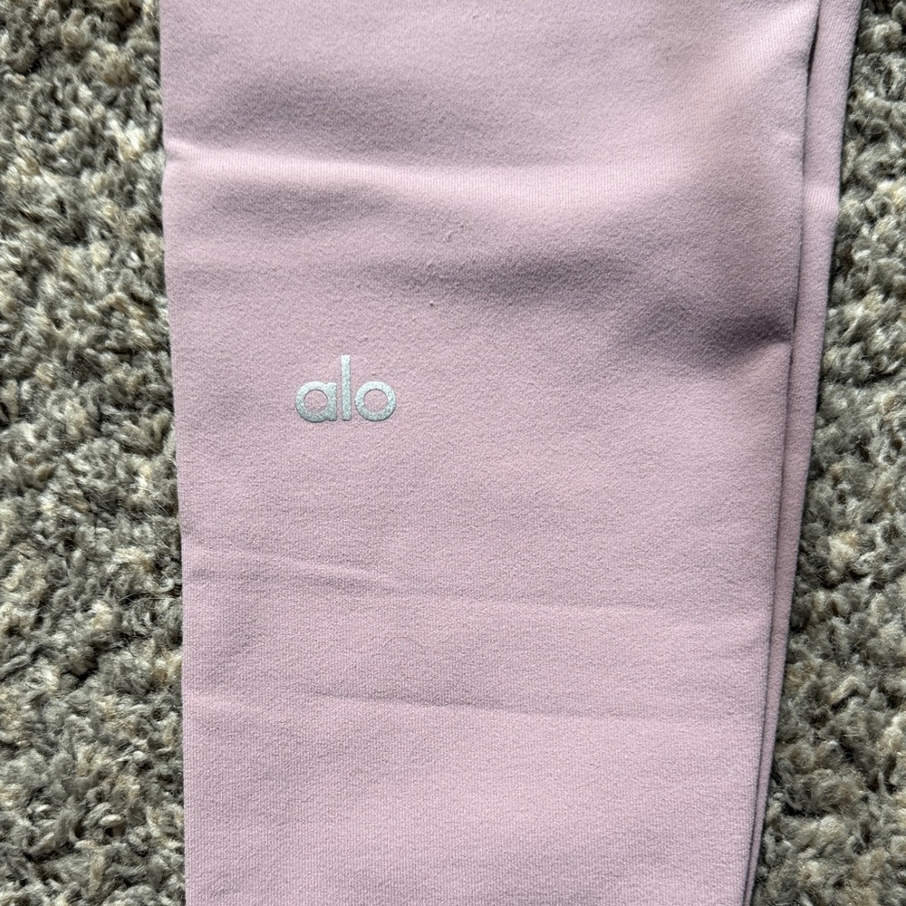 Alo Yoga Dusted Plum Set XS (Airbrush High-Waist 7/8 Leggings & Lavish Bra) - Picture 4 of 7